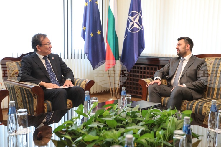 Foreign Minister Georgiev Holds Farewell Meeting with Japanese Ambassador Michigami