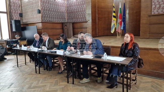 Насилието между деца бе тема на изнесено заседание в Перник на парламентарната комисия за взаимодействие с гражданското общество