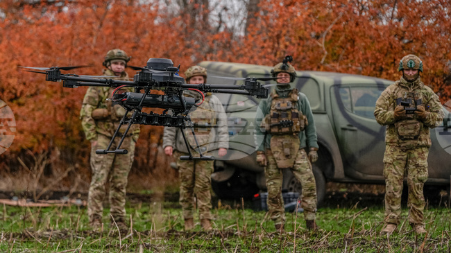 Двама души са загинали при украинска атака с дрон срещу енергийни съоръжения в руската Самарска област, съобщи губернаторът ѝ