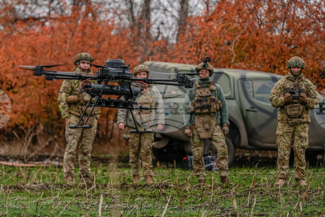 Двама души са загинали при украинска атака с дрон срещу енергийни съоръжения в руската Самарска област, съобщи губернаторът ѝ