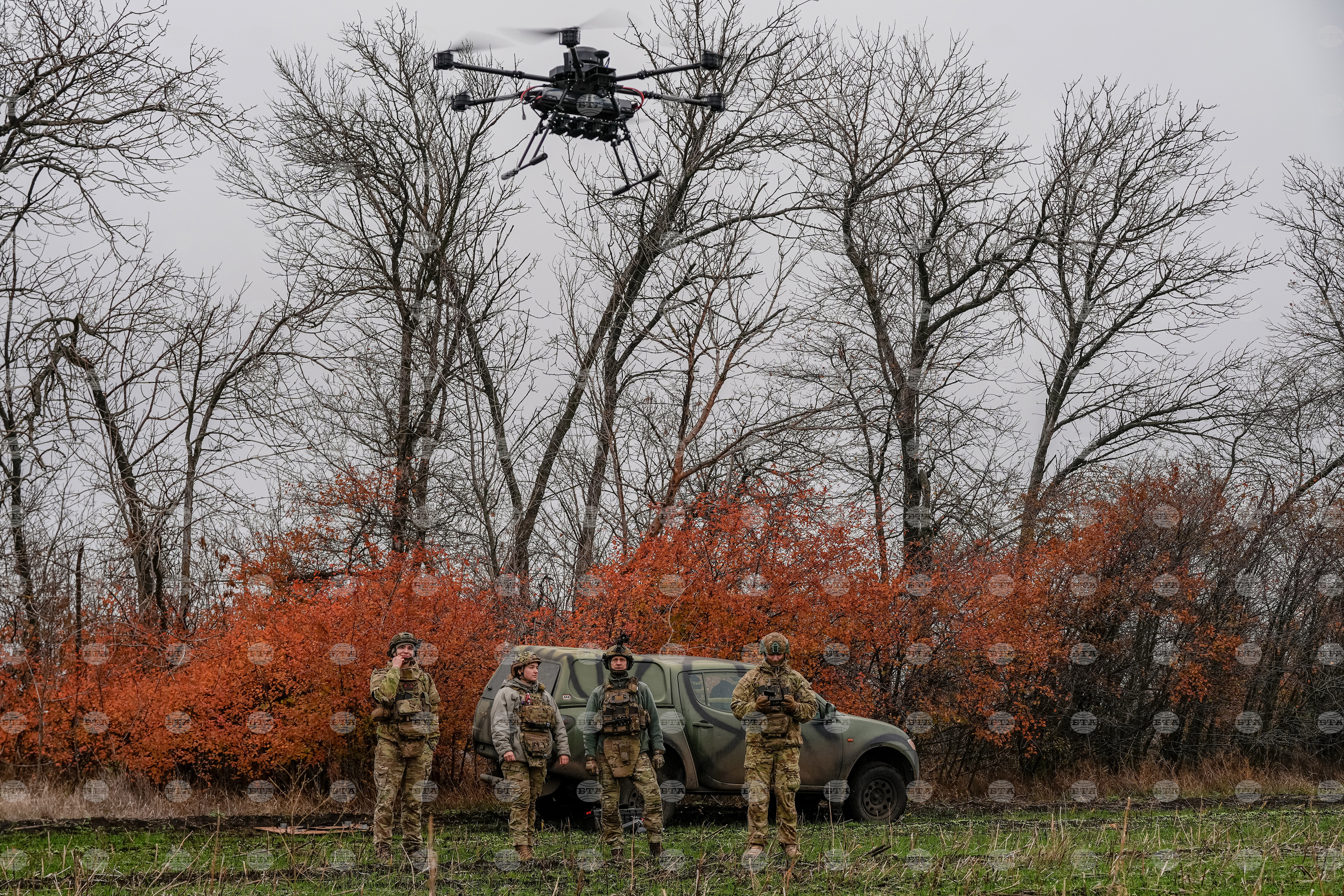 Руската ПВО тази нощ е унищожила 64 украински дрона, съобщи руското Министерство на отбраната