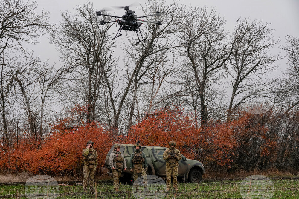 Руската ПВО тази нощ е унищожила 64 украински дрона, съобщи руското Министерство на отбраната