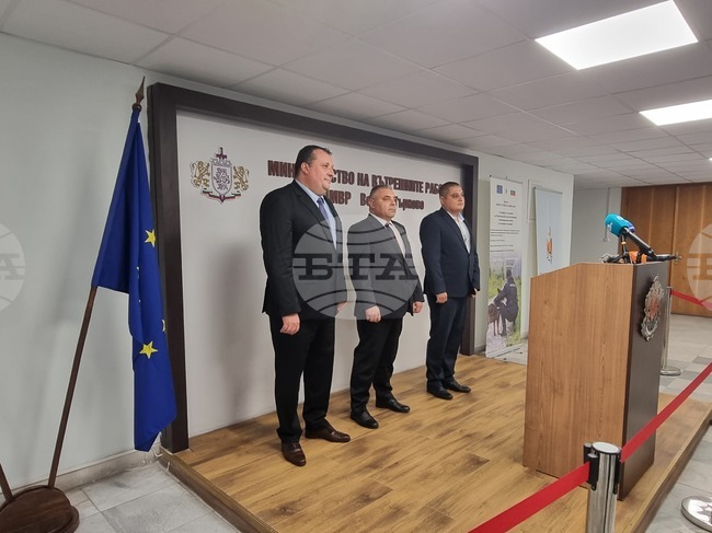 Полицията задържа 16-годишен ученик в Горна Оряховица за разпространяване на наркотични вещества около училищата