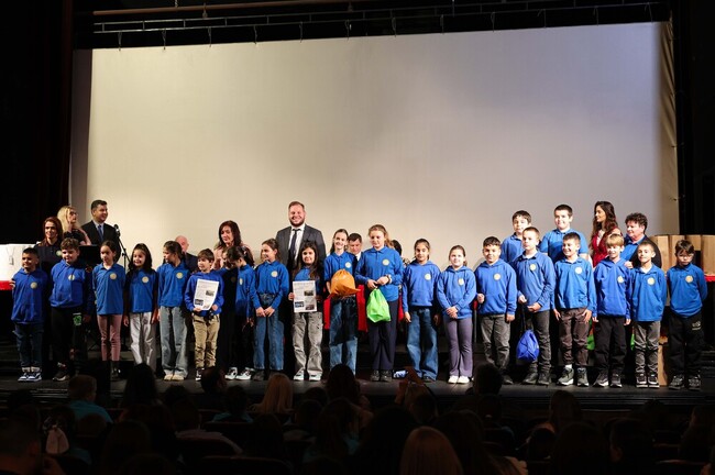 Заместник-министър Петър Младенов награди победителите в 17-ото издание на националния ученически конкурс „Посланици на здравето“