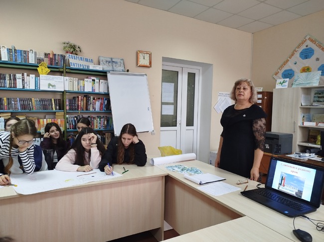 Конкурсната инициатива „С любов към родния край“ събра ученици в районната библиотека на Тараклия по случай годишнината на района