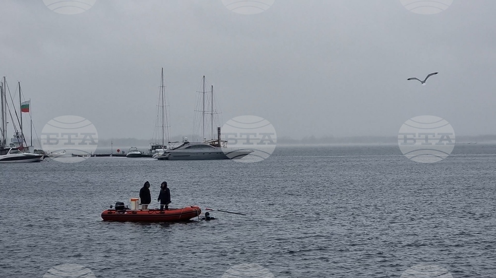 Tourist Boat Magelan Runs Aground near Sts Quiricus and Julietta Island off Sozopol