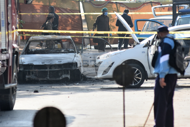 Крайпътна бомба, насочена срещу полицейски автомобил, уби шестима полицаи в Северозападен Пакистан