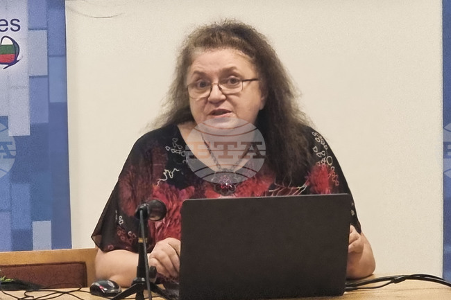 Проф. Радостина Александрова - лекция - вируси