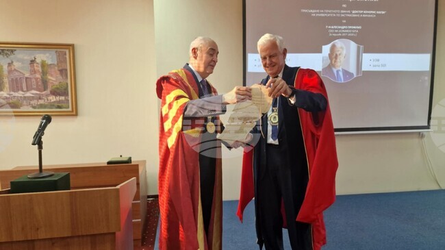 Алесандро Профумо стана „доктор хонорис кауза“ на Университета за застраховане и финанси заради приноса му в развитието на българската банкова система