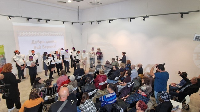 Безкрайно харесах книгата „И ние четем „Ромео и Жулиета“ в мига, в който я зърнах, каза зам.-министър доц. Тодор Чобанов на премиерата