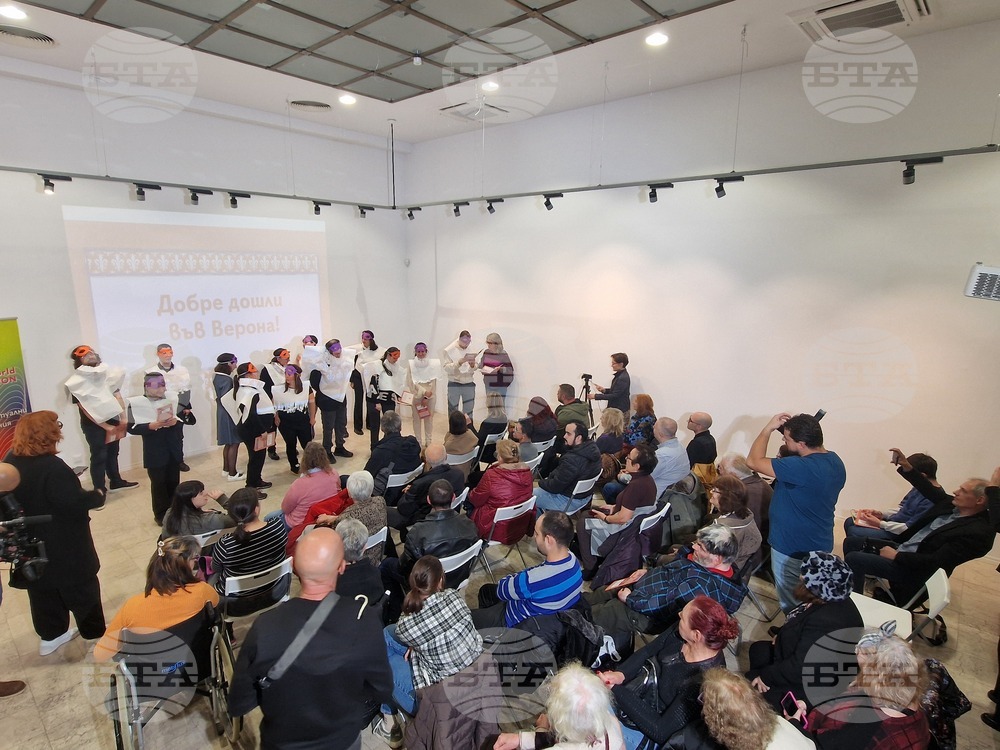 Безкрайно харесах книгата „И ние четем „Ромео и Жулиета“ в мига, в който я зърнах, каза зам.-министър доц. Тодор Чобанов на премиерата