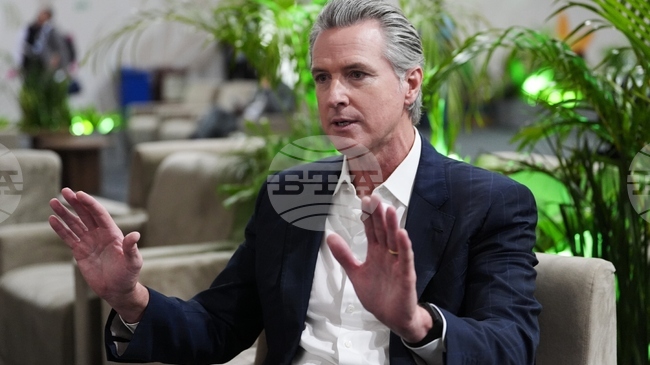 Губернаторът на Калифорния заяви, че правителството на Тръмп подхожда "глупаво" към зелената енергия