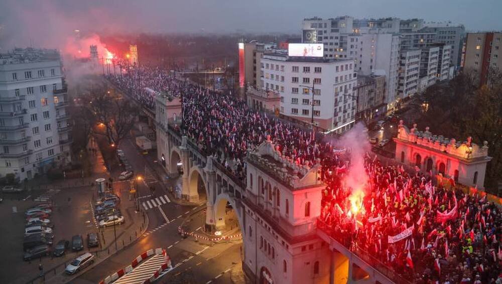 ПАП: Във Варшава се проведе Марш на независимостта с участието на водещи политически фигури 