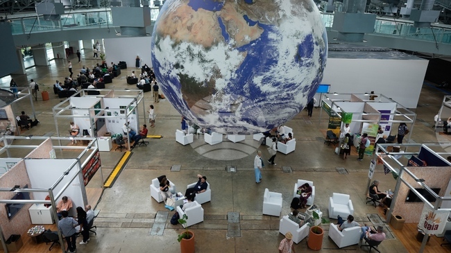 Атмосферата се използва като "открита канализазия", заяви на КОП30 бившият вицепрезидент на САЩ Ал Гор