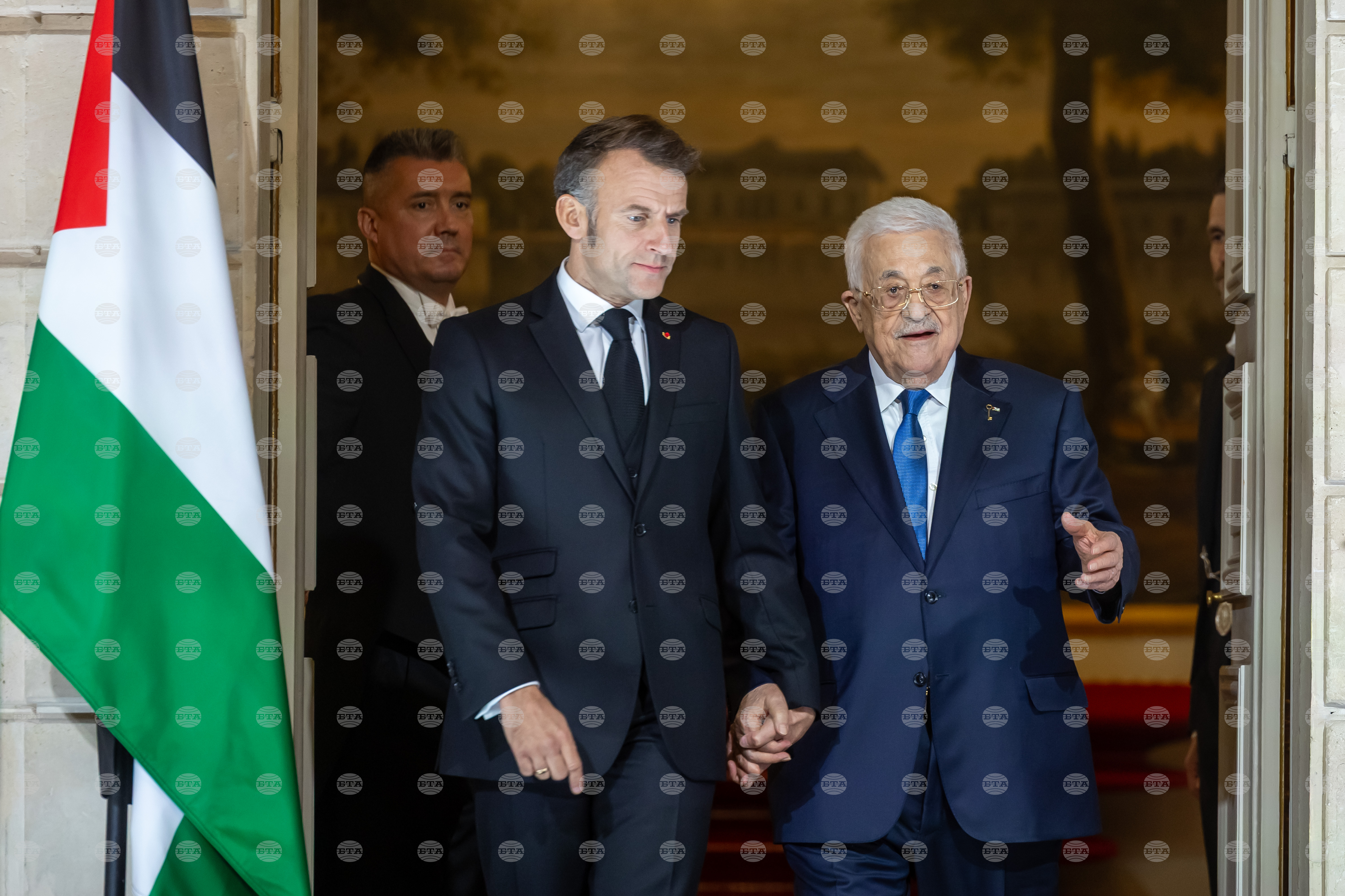 Макрон и Абас планират комитет за консолидиране на Палестинската държава