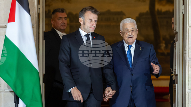 Макрон и Абас планират комитет за консолидиране на Палестинската държава