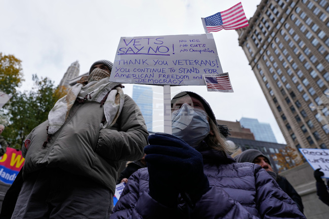 Veterans Protest Chicago