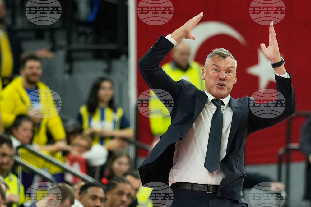 Шарунас Ясикевичус е продължил договора си с Фенербахче