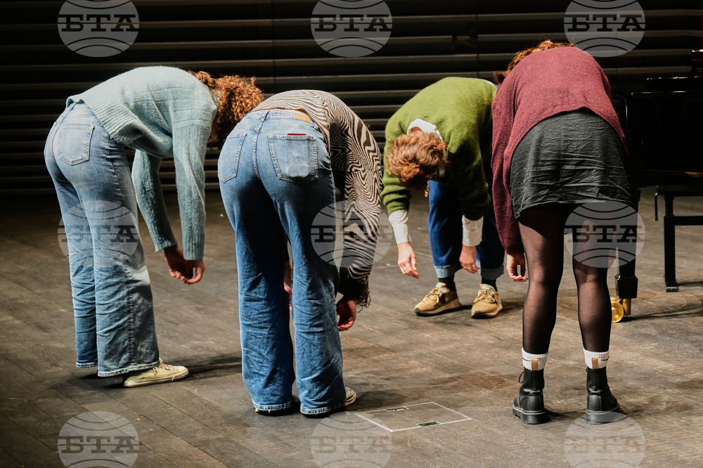 CORRECTION Switzerland Yodeling