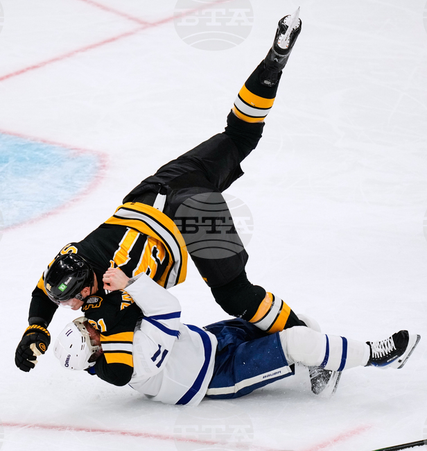 APTOPIX Maple Leafs Bruins Hockey