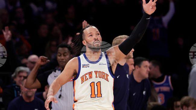 Контузията на Джейлън Брънсън не е сериозна, но той ще пропусне предстоящия мач с Маями Хийт