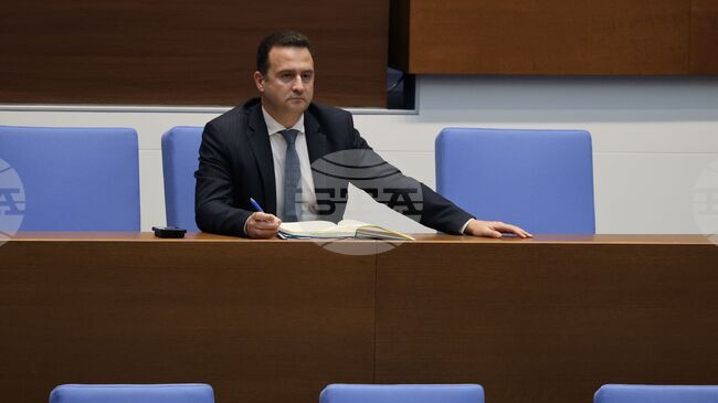 България има бензин за близо шест месеца в данъчните складове, а дизел – за четири месеца, съобщи министърът на енергетиката Жечо Станков