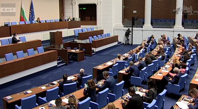 Депутатите изслушват министъра на енергетиката Жечо Станков относно запасите на горива и наложените санкции на САЩ върху "Лукойл"