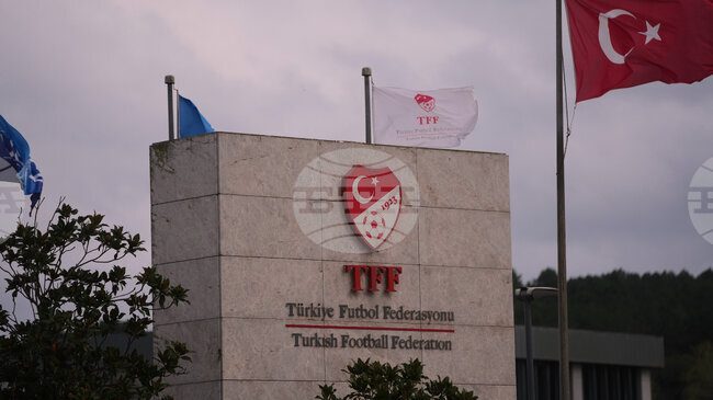 Турската федерация отстрани временно 102 играчи от клубовете от елитните нива на местния футбол