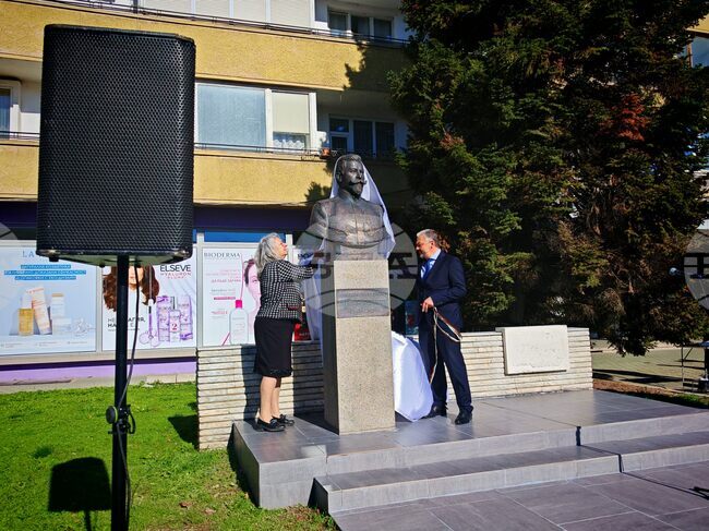 Паметник на генерал Стефан Нерезов бе открит в Севлиево