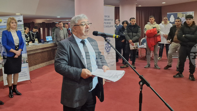 Абитуриентите от областта избират родни университети, само пет процента продължават обучението си в чужбина, каза началникът на РУО в Разград