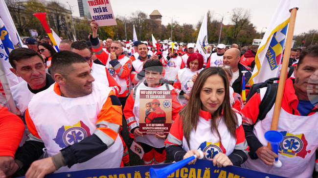 Хиляди хора протестираха в Букурещ срещу правителствените мерки за икономии