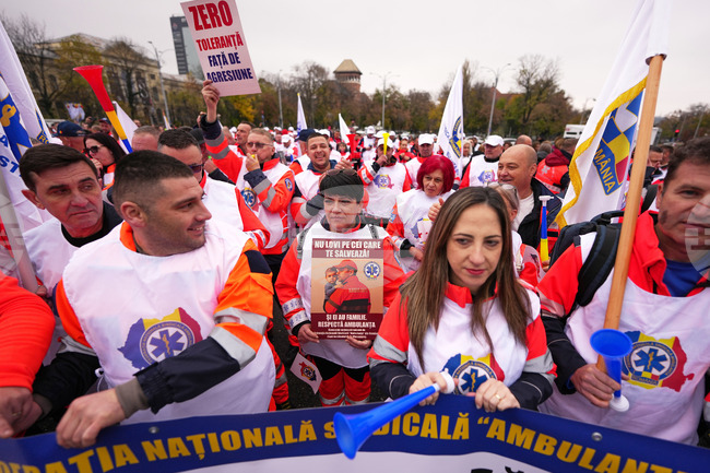 Хиляди хора протестираха в Букурещ срещу правителствените мерки за икономии