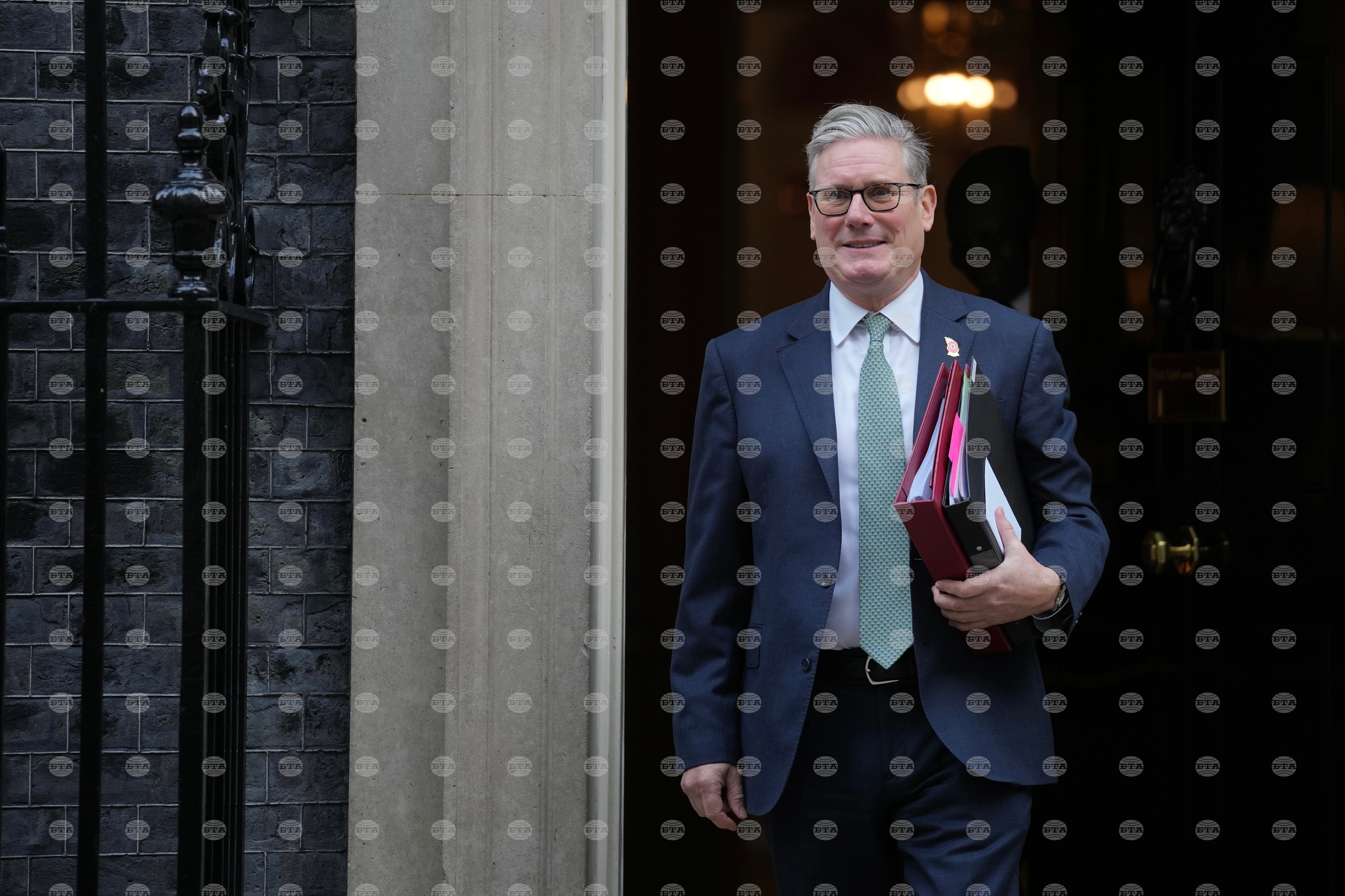 Британският премиер разговаря със Зеленски, а след това и с Тръмп, относно мирния план за Украйна