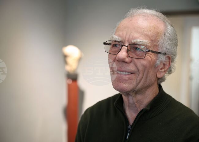 Кирил Мескин показва за първи път свои скулптури от кремък в Бургас