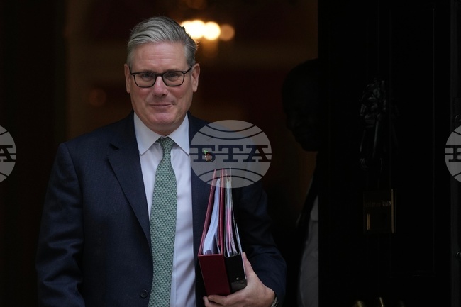 Вдъхновен от послание в популярен сериал, британският премиер записа видеопослание до сина си 