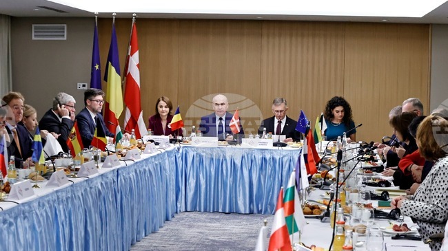 На среща с посланиците на страните членки на ЕС румънският премиер Илие Боложан представи приоритетите на страната