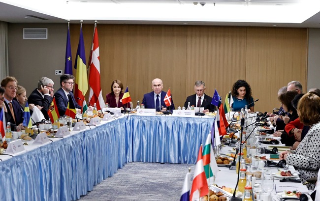 На среща с посланиците на страните членки на ЕС румънският премиер Илие Боложан представи приоритетите на страната