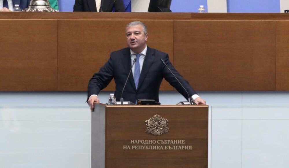 Драгомир Стойнев: Партиите, които застанаха срещу забраната за износ на дизел и джет-гориво, предпочитат сръбски и македонски интереси пред българските 