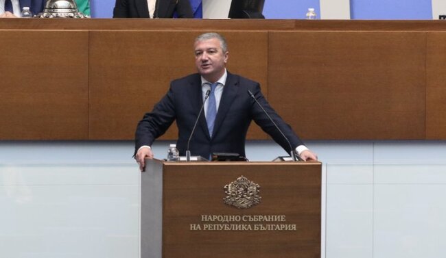 Драгомир Стойнев: Партиите, които застанаха срещу забраната за износ на дизел и джет-гориво, предпочитат сръбски и македонски интереси пред българските 