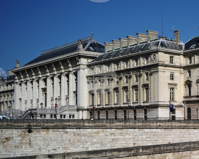 Virus Outbreak France