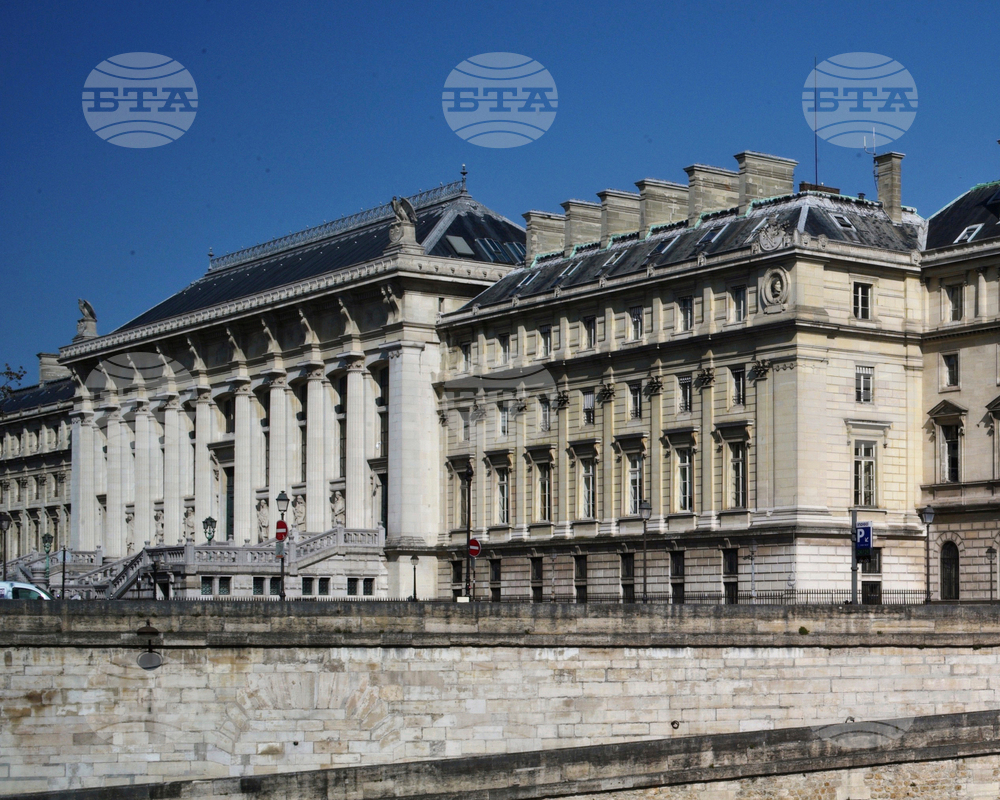 Virus Outbreak France