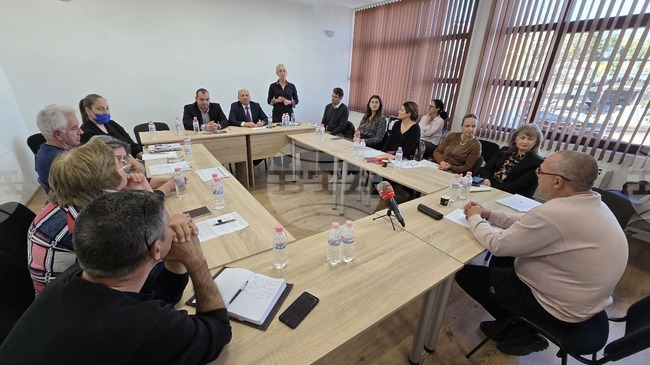 Представители на институции и жители на ловешкото село Старо Стефаново набелязаха стъпки за развитието на архитектурния резерват