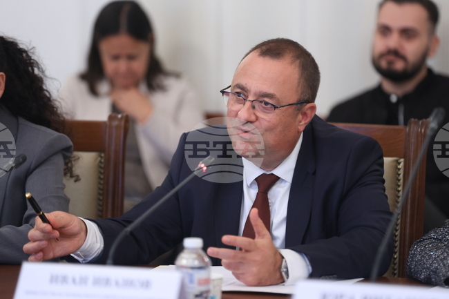 Тежките ремонти по магистрала "Тракия" са на приключване, каза министър Иван Иванов