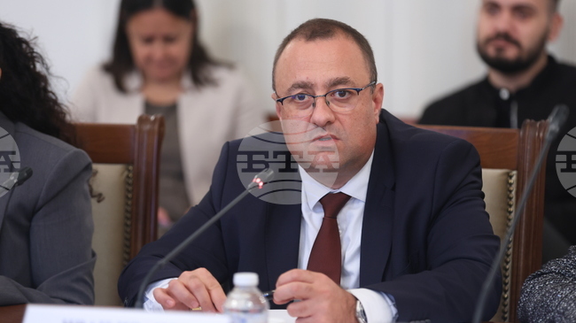 Произшествията в контролираните пътни участъци за средна скорост намаляват с над 50 на сто, каза министър Иван Иванов