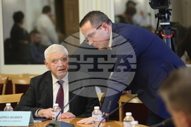 Парламент - Комисия по бюджет и финанси - извънредно заседание - липса на кворум