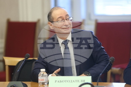 Парламент - Комисия по бюджет и финанси - извънредно заседание - липса на кворум