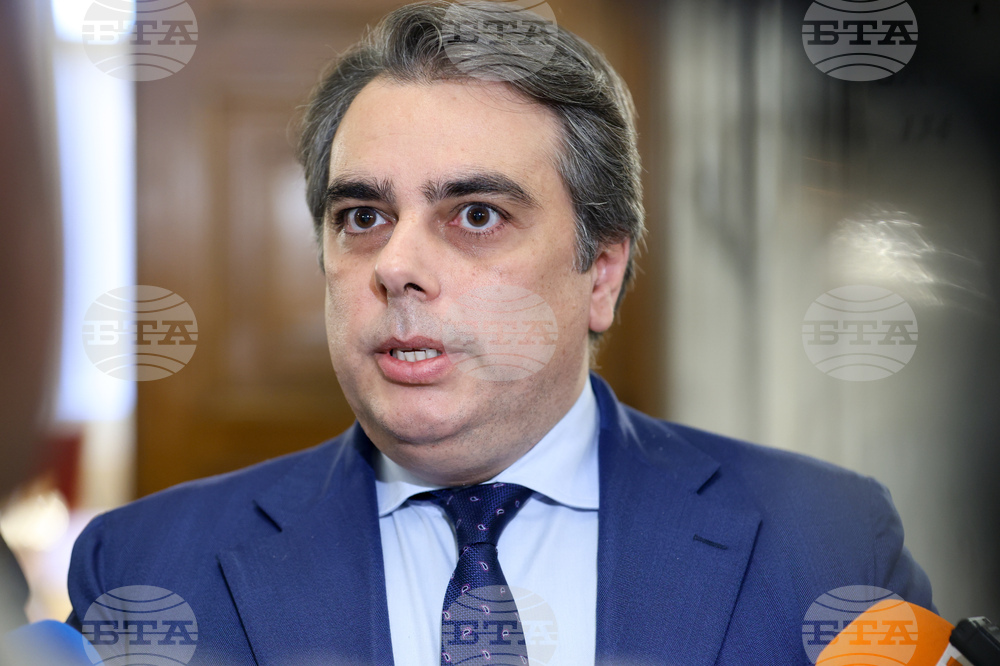 CC Leader Vassilev: Government's Nominee for Lukoil Neftochim Administrator Is Rather Bad Joke