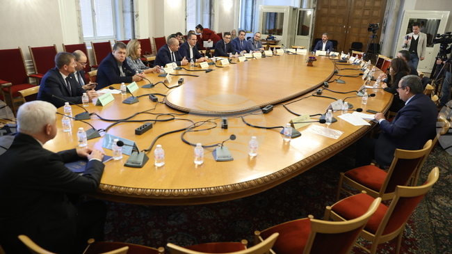 Заседание на Комисията по бюджет и финанси към парламента не се състоя поради липса на кворум