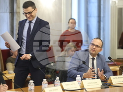 Парламент - Комисия по бюджет и финанси - извънредно заседание - липса на кворум