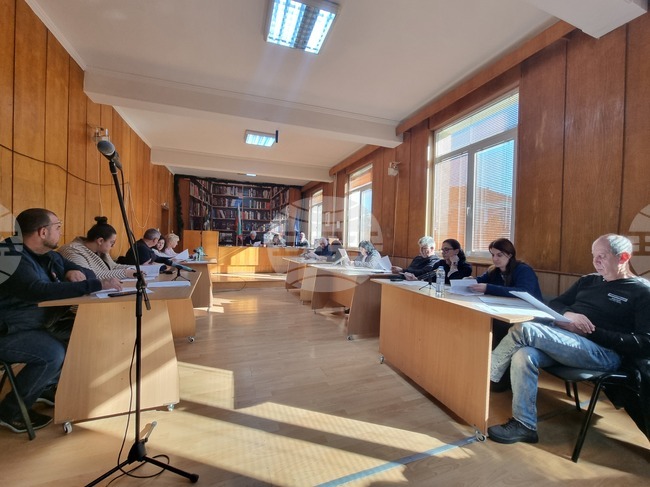 Реагентите за пречистване на водата в Брезник са одобрени от Министерството на здравеопазването, каза управителят на „Водоснабдяване“ 